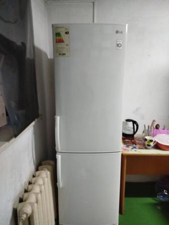 Продам холодильник