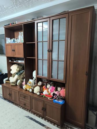 Отдам за символическую плату стенку