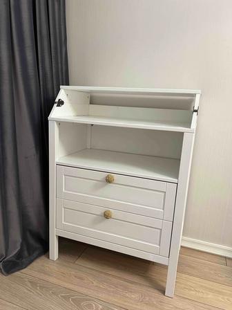 Пеленальный столик