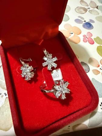 Продам новый красивый НАБОР ИЗ СЕРЕБРА 925 пробы (серьги и кольцо) г.Астана