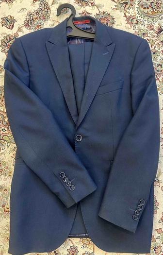 Мужские костюмы