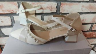 Женские туфли