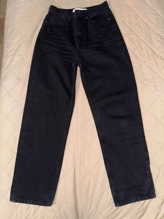 Черные джинсы Bershka