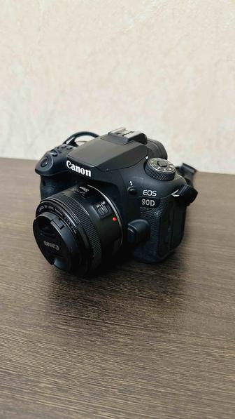 Фотоаппарат Canon 90D
