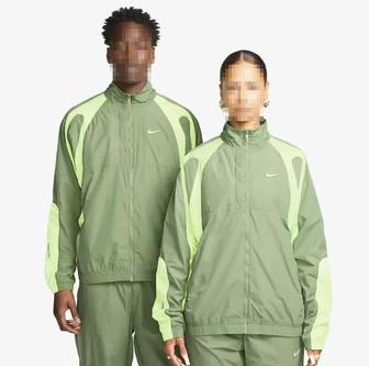 Продам спортивный костюм Nike