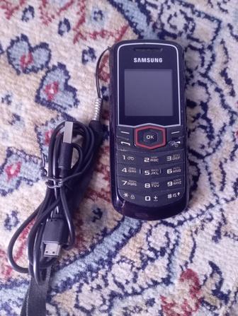 Продам сотовый кнопочный телефон