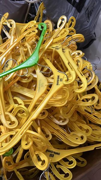 Продам вешалки