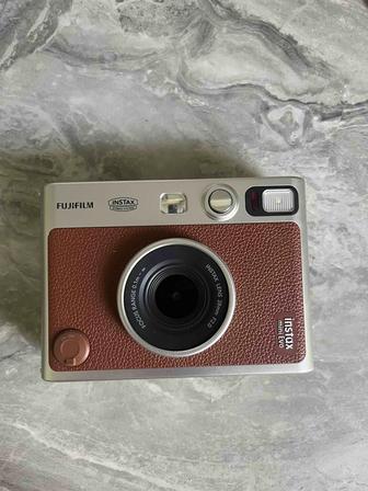 Фотокамера моментальной
печати Fujifilm Instax Mini Evo
коричневый