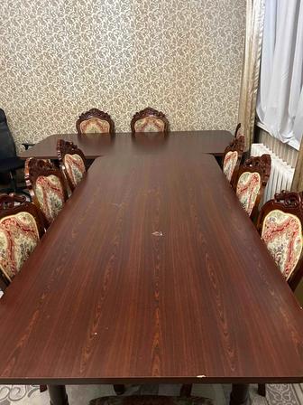 Стол и стулья