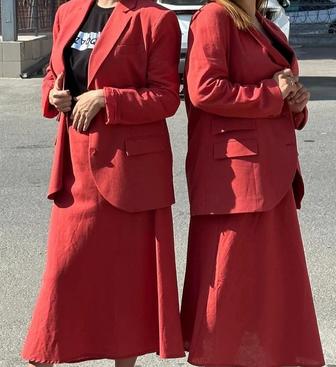 Продаю костюм двойку