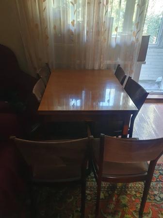 Продам стол и 6 стульев (дерево)