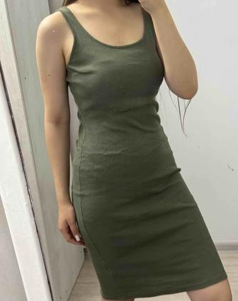 Продам платье зеленое длинное