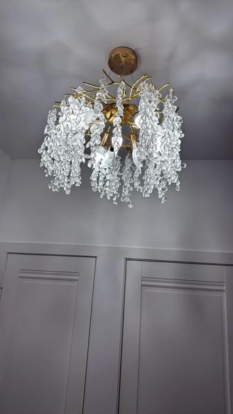 Продам люстра новый