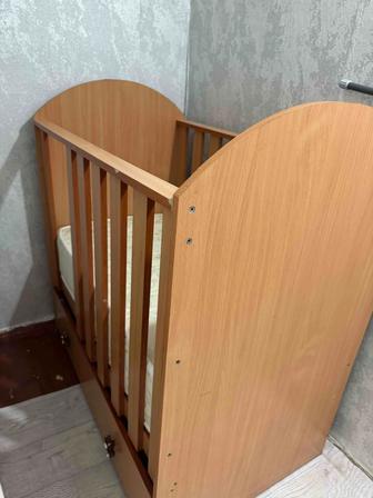 Детская кроватка