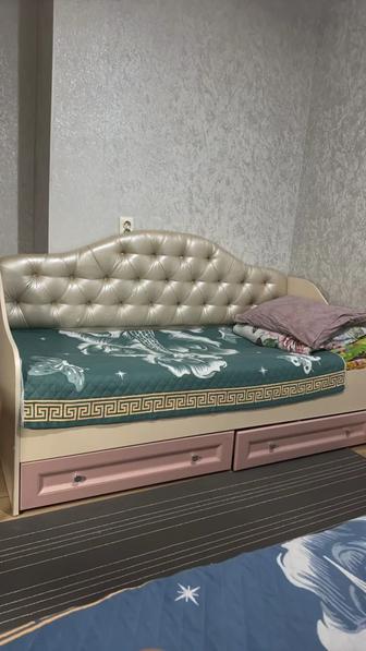 Продам кровать детскую