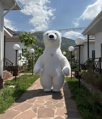 Белый мишка и другие персонажи