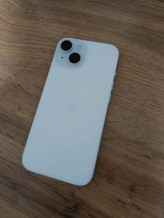 Продам iphone 15 (128 gb)