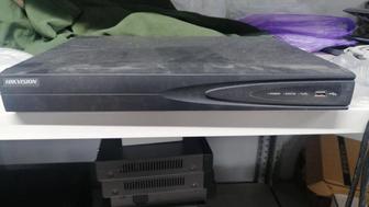 Продам сетевой видеорегистратором 4 канальный Hikvision