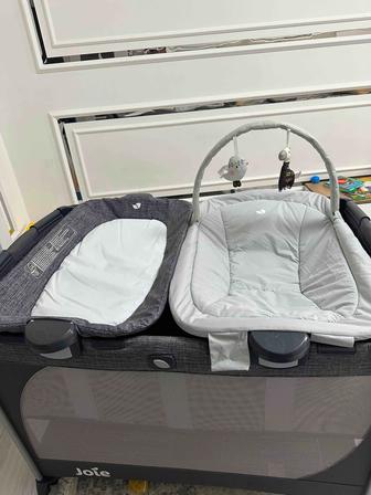 Продам детский кровать - манеж Joie в идеальном состоянии полный комплект!