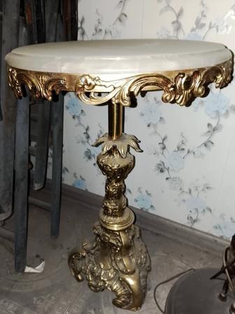 Продам подставку для ваз и консоль