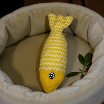 Рыбка игрушка для кошек с кошачьей мятой