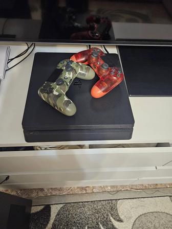 Продам PS4 Slim прошитую (взломанную GoldenHen)