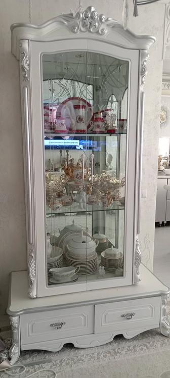 Буфет, сервант.