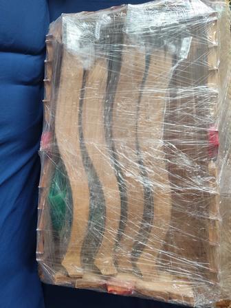 Шахматный резной столик.