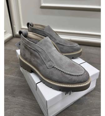 Продаю обувь зима лоферы