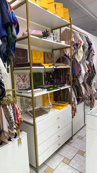 Продам шкаф витрину