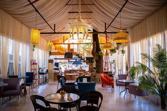 Оборудование и мебель для кофейни столы