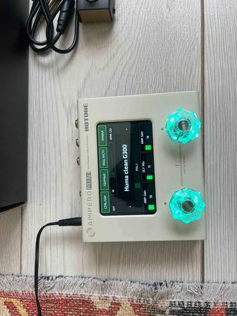 Продаю компактный, удобный гитарный процессор Hoton ampero mini