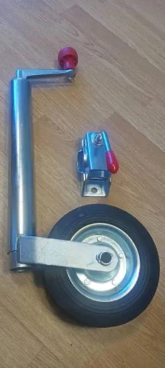 Колесо и рессоры для тележки.