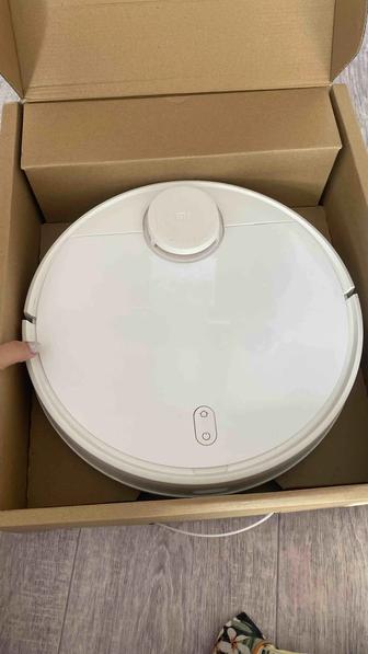 Продам Робот-пылесос Xiaomi Mi Robot Vacuum-Mop P