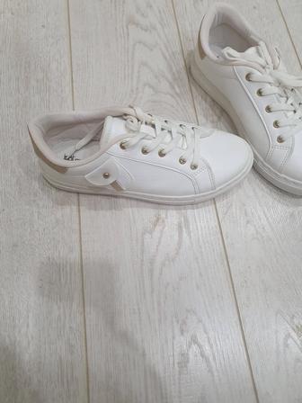 Продам кеды женские летние