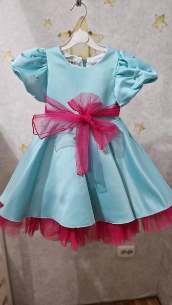 Продам платье на девочку 4-5 лет