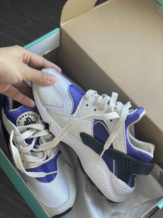 Продаю новые кроссовки Nike air huarache