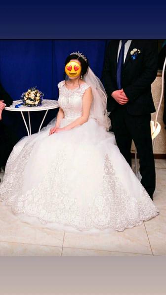 Свадебное платье