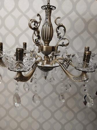 Продаю люстру