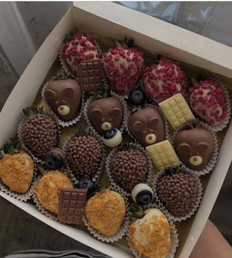 Самая вкусная и свежая клубника, банан и жент в бельгийском шоколаде