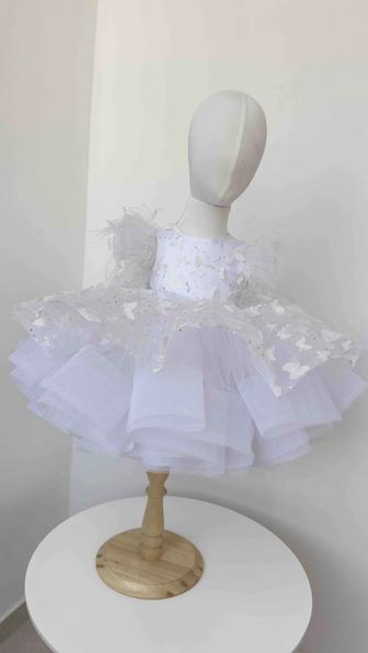 Продается новое платье на годик