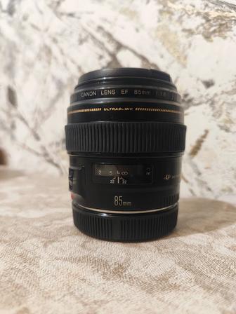 Объектив Canon 85 ef, 1.8