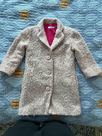 Продам платья для девочек и пальто