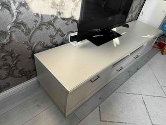Продам тумбу под телевизор