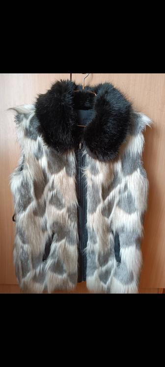 Жилет новый