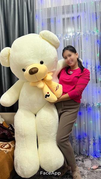 Белая мишка рост 1.80 хорошего качества,мягкий