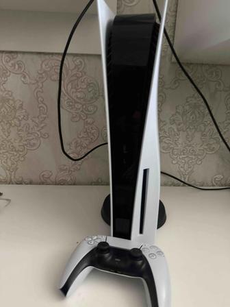 Продаю игровую консоль PS5
