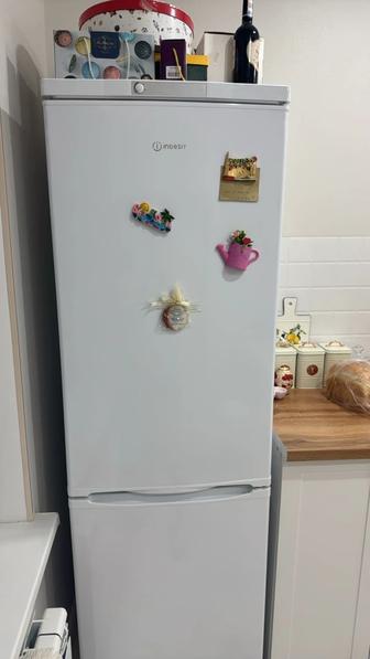 Продам холодильник