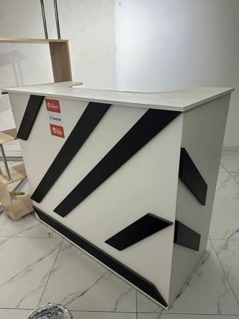 стойки ресепшн для магазина