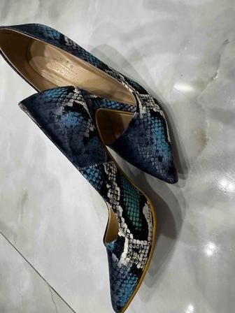 Продам новые туфли